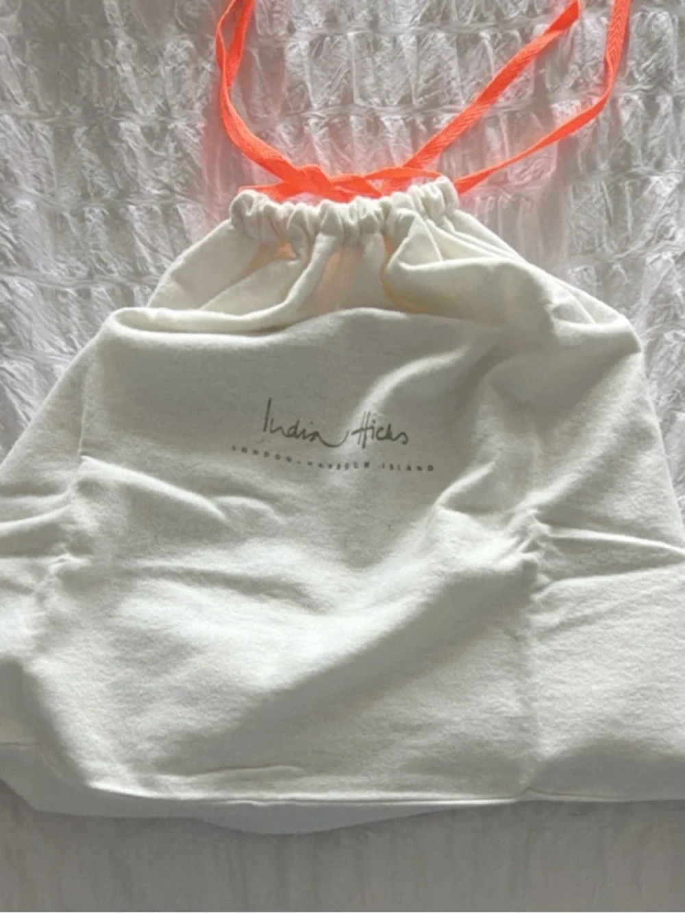 India Hicks Insider Bag in Stingray with Gold Zipper - Picture 4 of 4